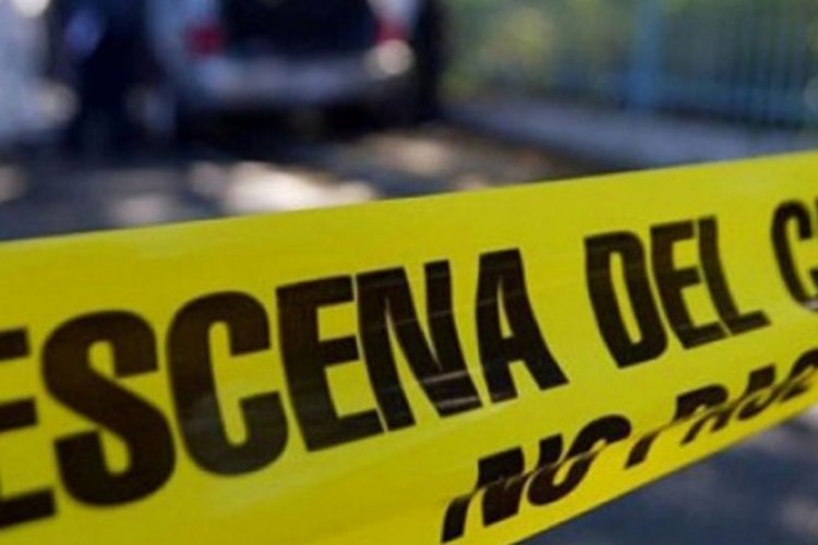 Encuentran cadáver embolsado dentro de vehículo en Tecámac