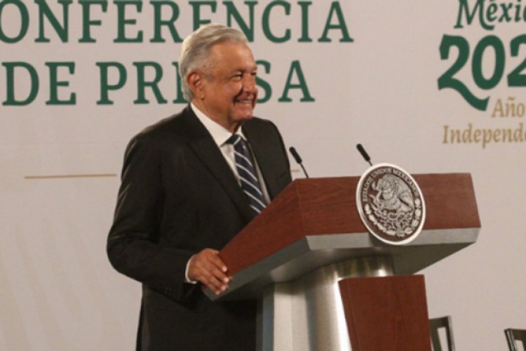 AMLO anuncia fechas para vacunación de maestros