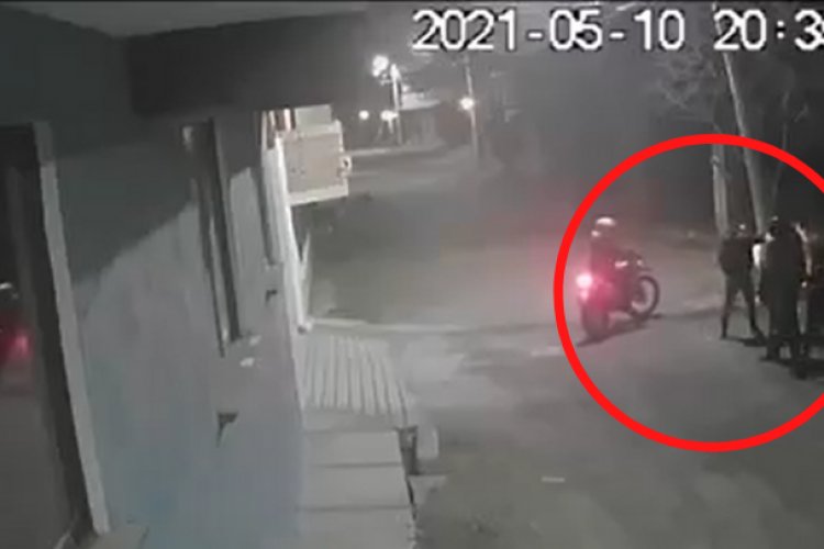 En tan solo 15 segundos sujetos asaltan a transeúntes en Chalco