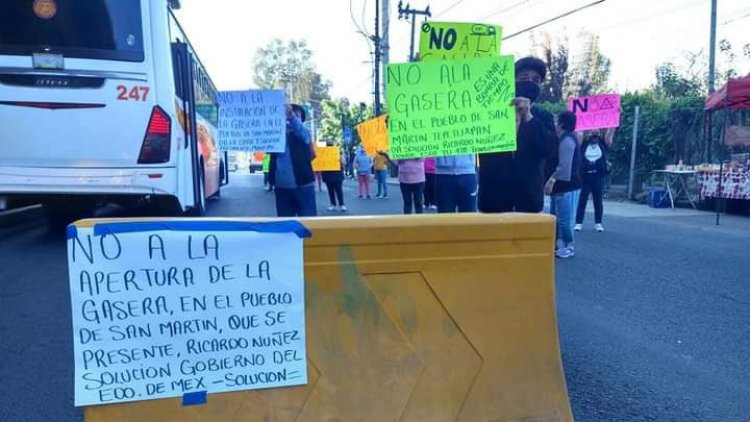 Vecinos bloquean la México-Querétaro para oponerse a gasera
