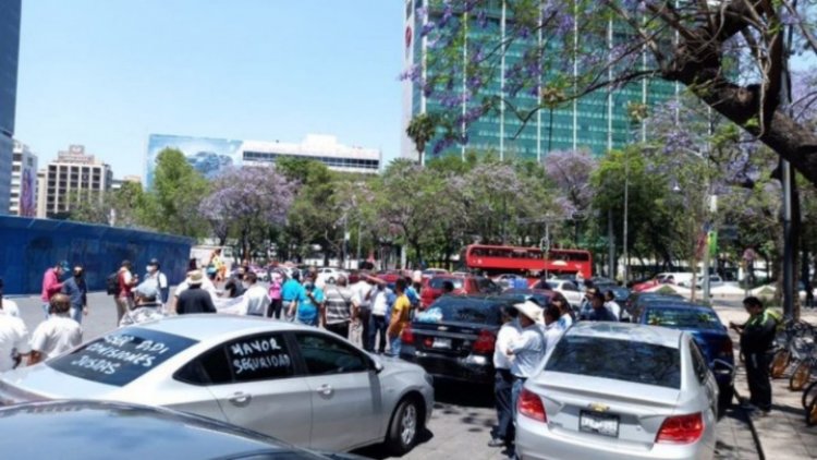 Conductores de plataforma se concentran en Ángel de la Independencia