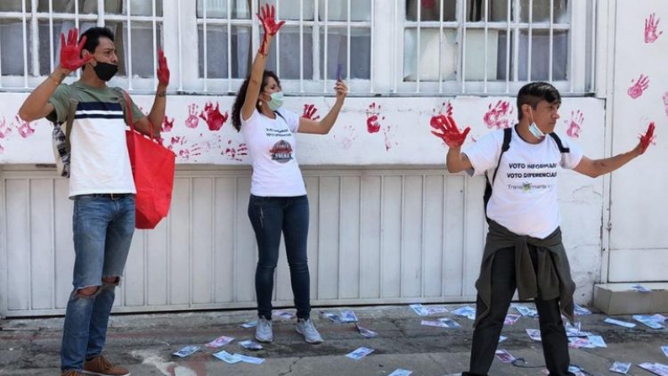 Simbólicamente clausuran casa de campaña de dolores Padierna