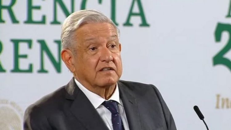 AMLO pide denunciar a todos los candidatos que entregan tarjetas