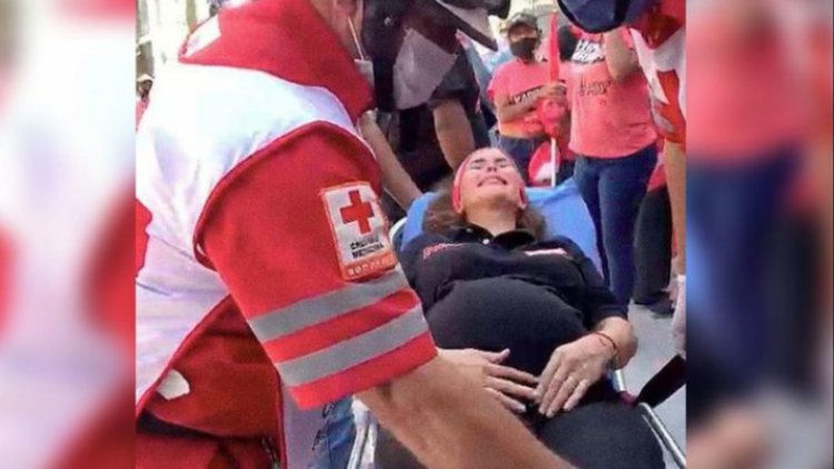 En pleno recorrido de campaña Karina barrón comienza labor de parto