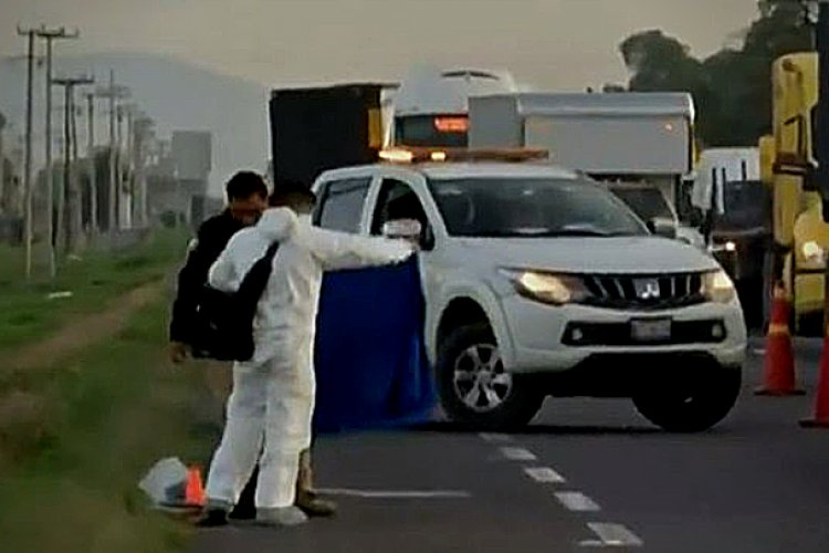 Abandonan cuerpo de hombre sobre circuito exterior mexiquense