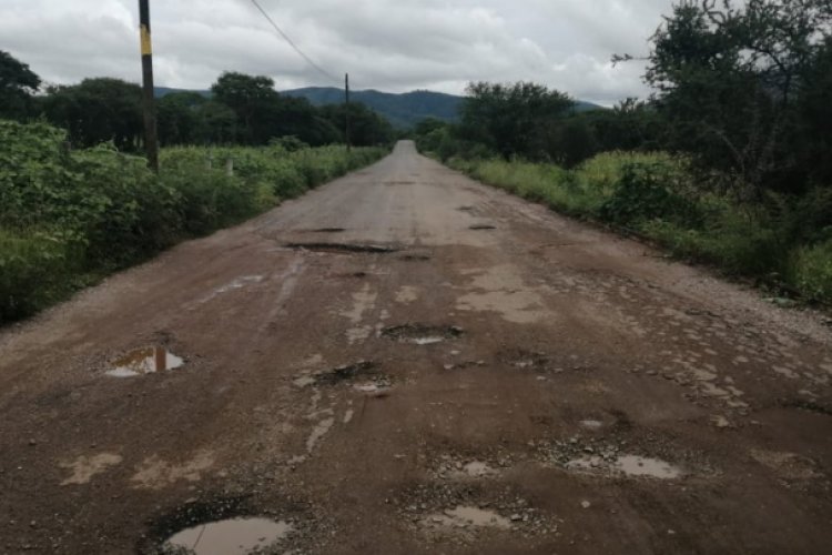 Solo el 40.1 por ciento la población tiene acceso a carreteras pavimentadas: CONEVAL