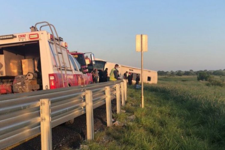 Volcadura en carretera Reynosa-Monterrey deja al menos nueve muertos