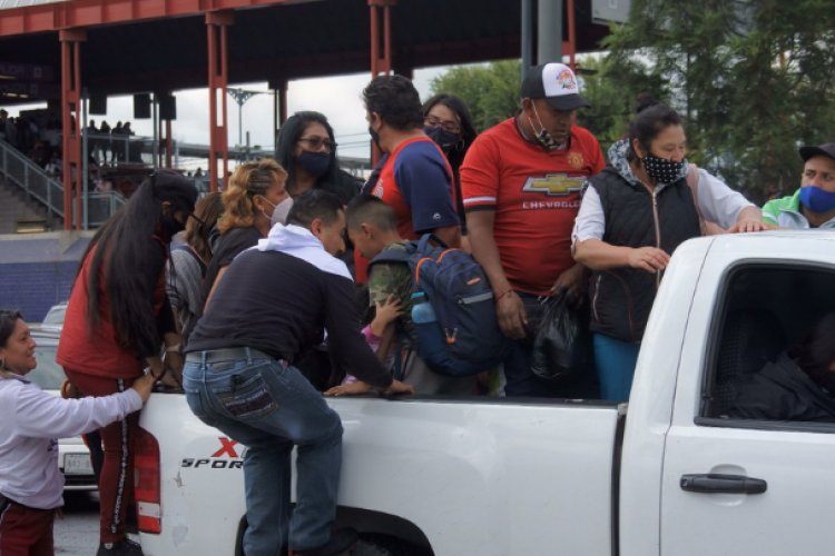 Fuertes lluvias desatan caos en ZMVM; reportan personas atoradas y un lesionado