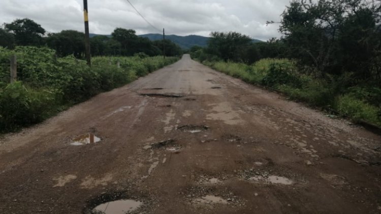 Solo el 40.1 por ciento la población tiene acceso a carreteras pavimentadas: CONEVAL