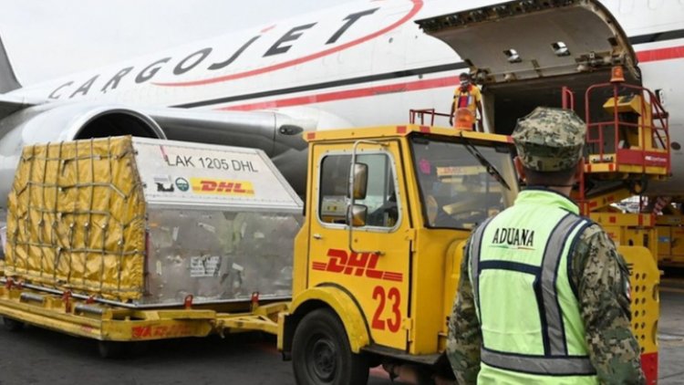 México recibe lote con 290 dosis contra COVID-19 de Pfizer