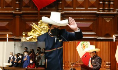 Pedro Castillo asume presidencia de Perú; promete cero corrupción
