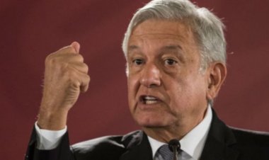 “No me importa que la mayoría esté pensando en no regresar a clases”, insiste AMLO