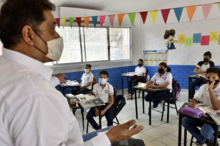 Regreso a clases presenciales sigue en pie para agosto, insiste AMLO