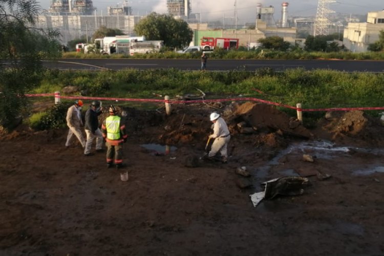 Registran fuga de combustible por toma clandestina en Acolman