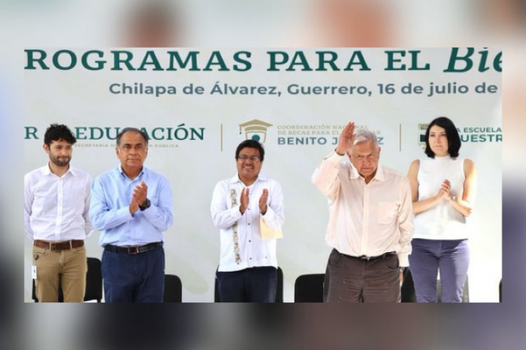 AMLO arriba a Chilapa, Guerrero, en medio de reclamos y protestas