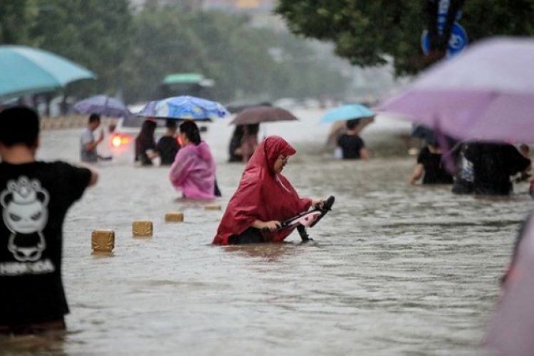 Diluvio en China deja al menos 25 muertos y miles de desplazados