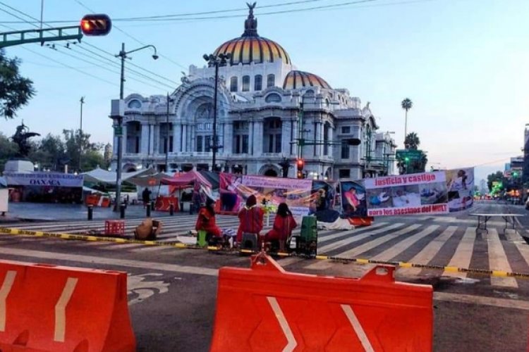 Comunidad triqui de Oaxaca bloquea Eje Central; piden cese de violencia