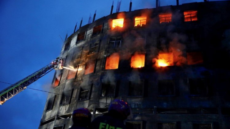 Incendio en fábrica de Bangladesh deja al menos 52 muertos