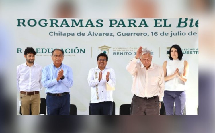 AMLO arriba a Chilapa, Guerrero, en medio de reclamos y protestas