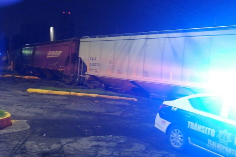 Se descarrilan vagones de tren de carga en Tlalnepantla