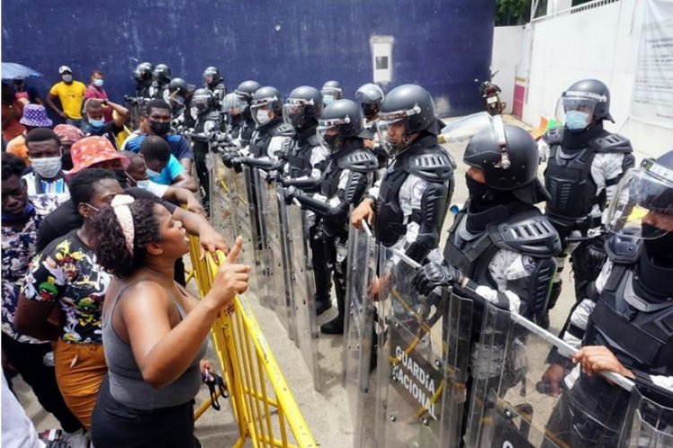 Protestan migrantes en Tapachula; exigen agilizar tramites de refugio