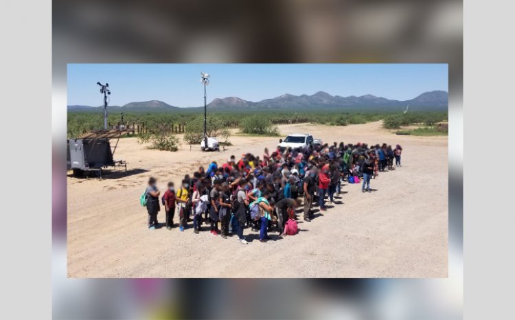 En un día, 300 niños inmigrantes se entregan a patrulla fronteriza