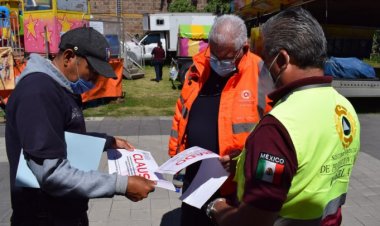 Joven casi sale volando de juego mecánico en Puebla