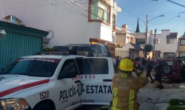Explota bomba afuera de casa en Puebla