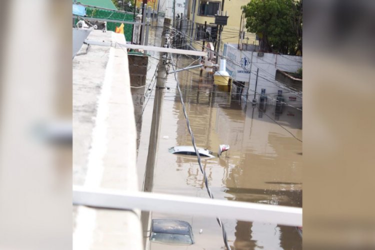 Lluvia torrencial provoca inundaciones en viviendas y negocios en Edomex