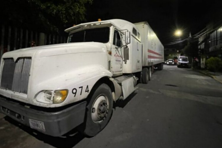 Detectan tráiler que transportaba a 78 centroamericanos en Los Reyes La Paz
