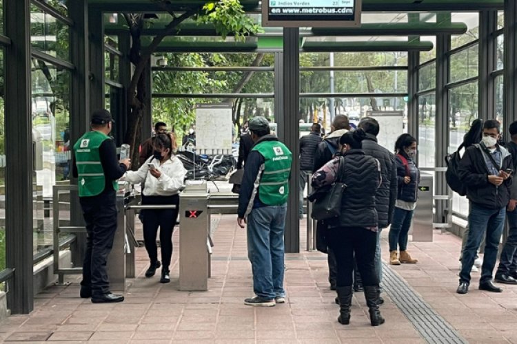 Estos son los horarios del transporte público