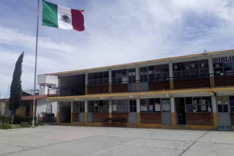 Quitan agua a alumnos de escuela de Toluca