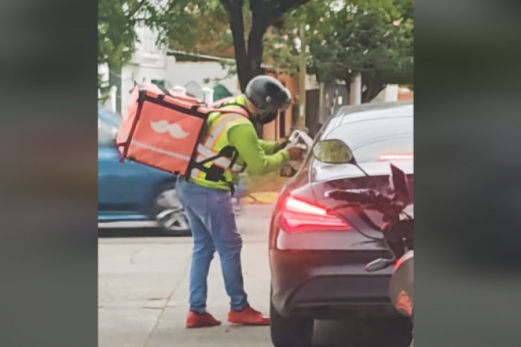 ¡Por prepotente! Se le regresó la basura