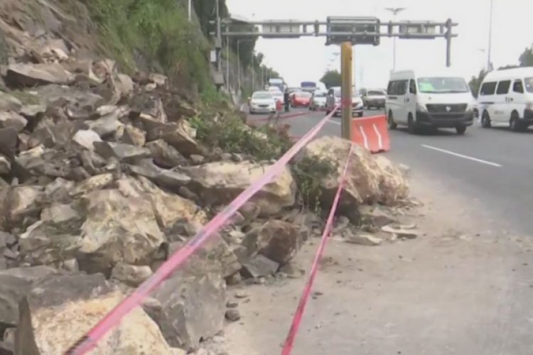 Se desgaja cerro del Zacatenco en CDMX