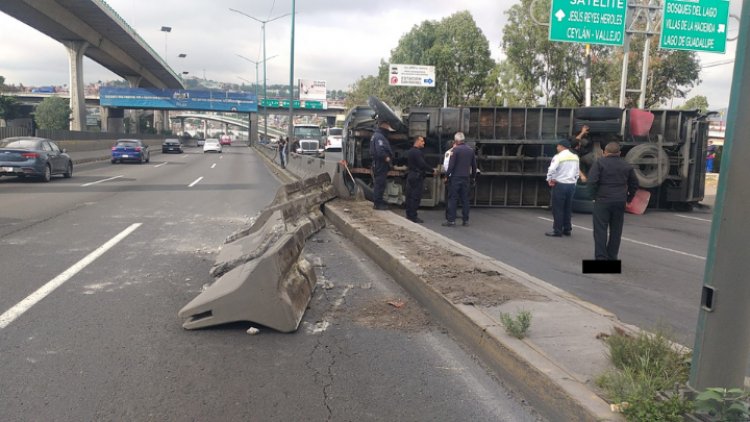 Vuelca tráiler en la México-Querétaro