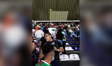 Se desata lucha campal en el Estadio Azteca