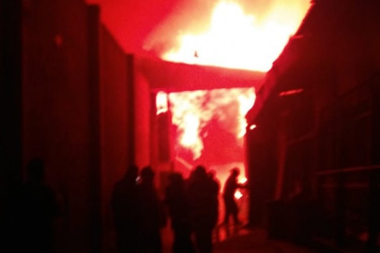 Se incendia fábrica en Chicoloapan