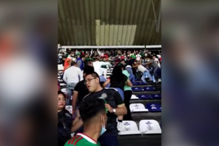 Se desata lucha campal en el Estadio Azteca