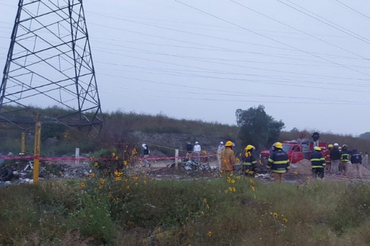 Controlan fuga en ducto de Pemex en Acolman
