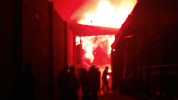Se incendia fábrica en Chicoloapan