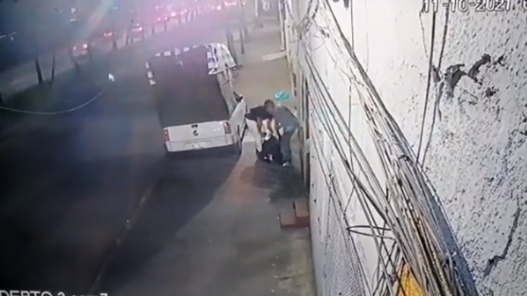 Con ´llave china´ atracan a joven en CDMX