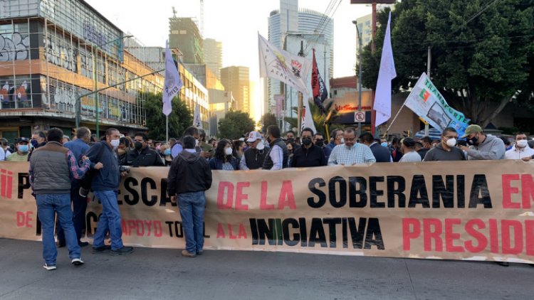 “A 12 años, ¡No olvidamos!”: SME marcha en CDMX