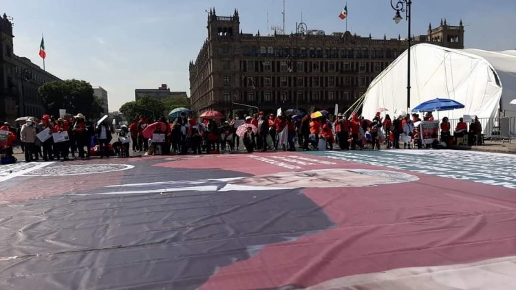 Jubilados del IMSS protestaron en Palacio Nacional