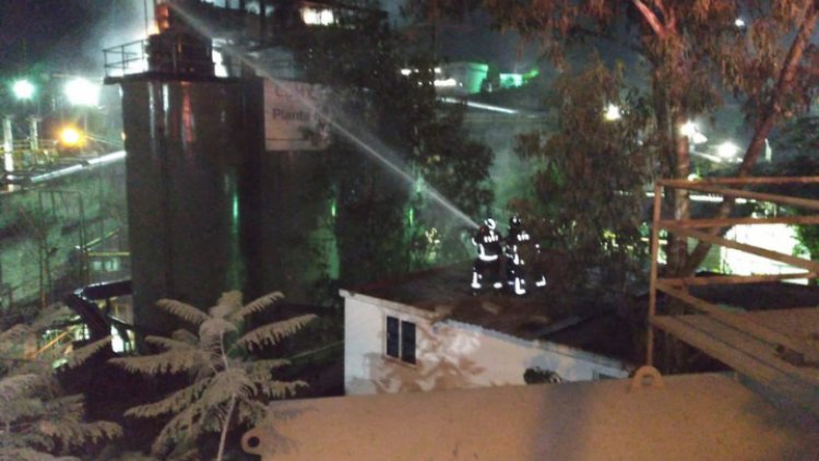 Sofocan incendio en fábrica de Coyoacán