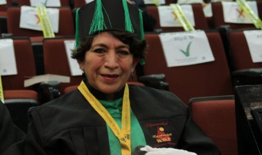 Delfina Gómez recibe doctorado honoris causa a cambio de ´donación´