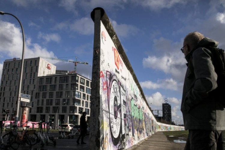 A tres décadas de la caída del Muro de Berlín soplan vientos de octubre