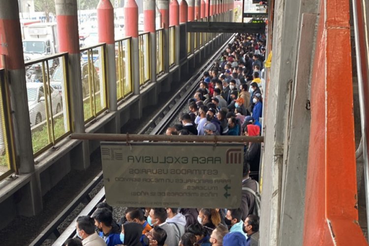 Vuelven a suspender servicio en la Línea 9 del Metro