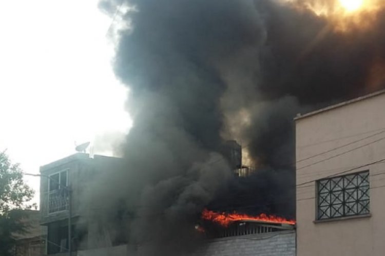 Sofocan incendio en casa de Venustiano Carranza