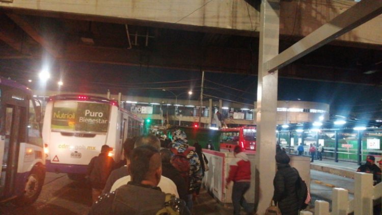 Suspenden servicio en L1 del metro por incendio