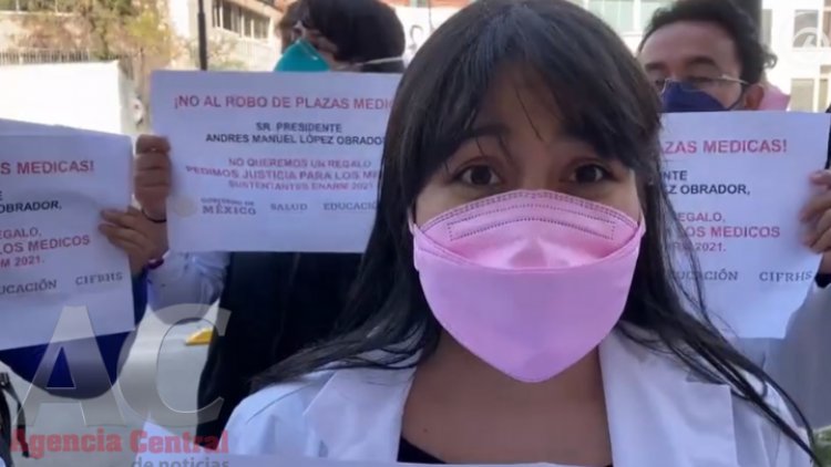 Médicos protestan por falta de plazas pese a pasar el ENARM2021